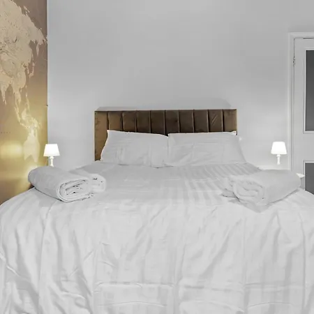 Lovely 2 Bed With Pool Table - Pass The Keys *