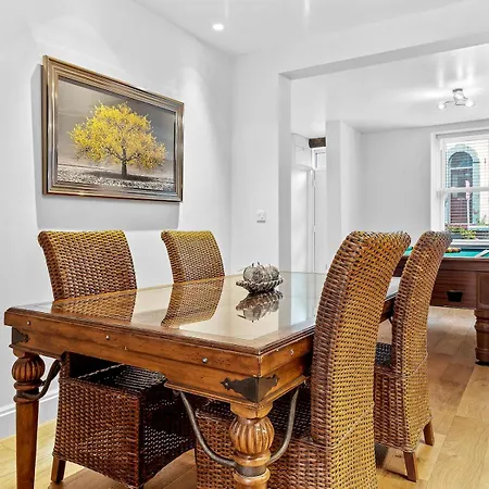 Lovely 2 Bed With Pool Table - Pass The Keys