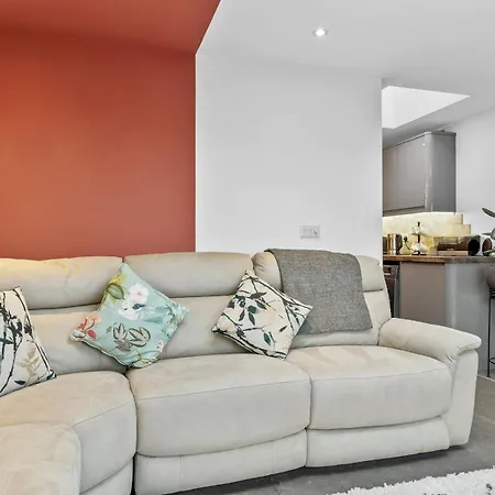 Ferienhaus Lovely 2 Bed With Pool Table - Pass The Keys