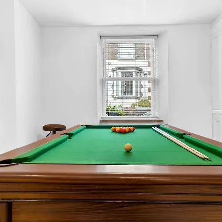 Vakantiehuis Lovely 2 Bed With Pool Table - Pass The Keys *