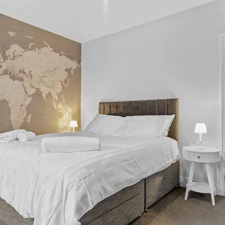 Lovely 2 Bed With Pool Table - Pass The Keys *