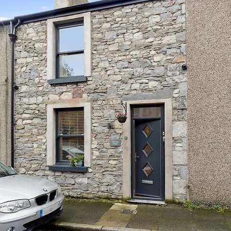 Pass The Keys Lovely 2 Bed With Pool Table *